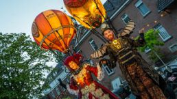 Abend-Event mit Künstlergruppe